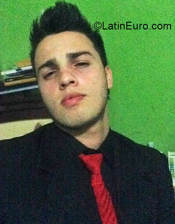 Date this exotic Venezuela man Alberto from Caracas VE366