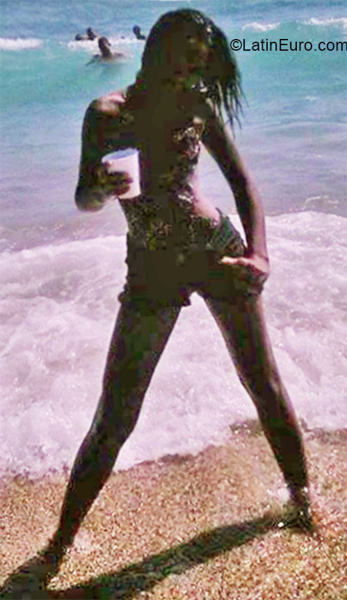 Date this exotic Dominican Republic girl Yeiry from Santiago DO20983
