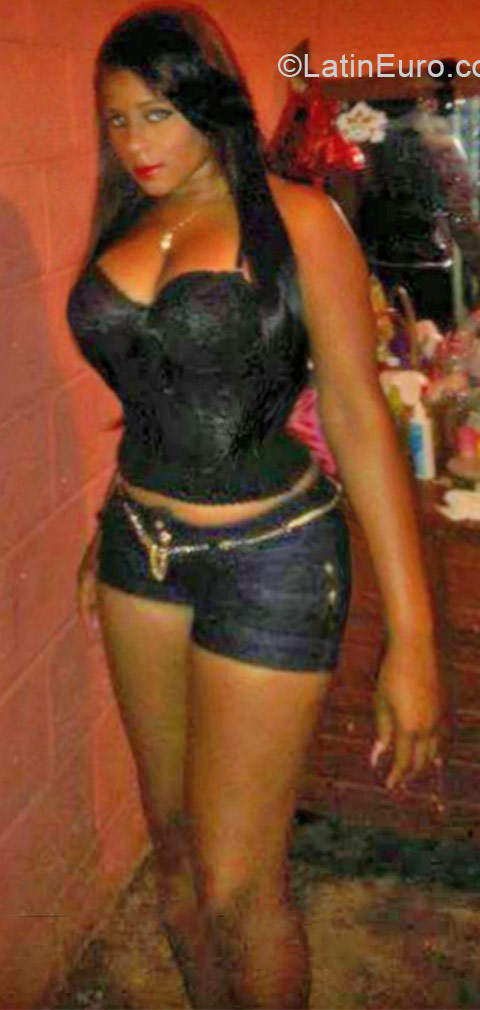 Date this attractive Dominican Republic girl Zulie from Santiago DO21004
