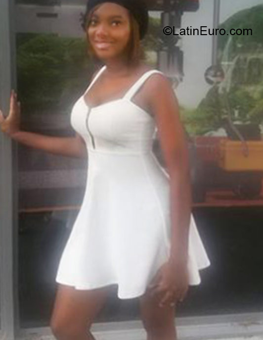 Date this foxy Jamaica girl Alexa from Mandeville JM1924