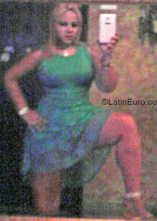 Date this pretty Panama girl Shara from Panama City PA536