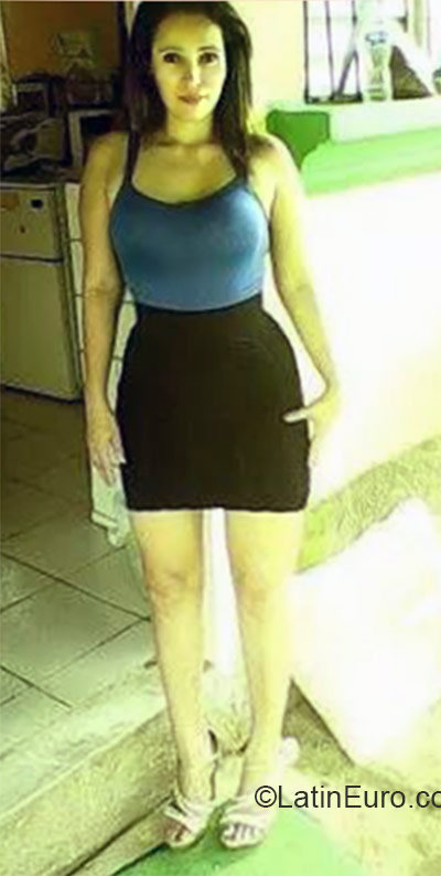 Date this sensual Honduras girl Estrella from El Progresso HN1418