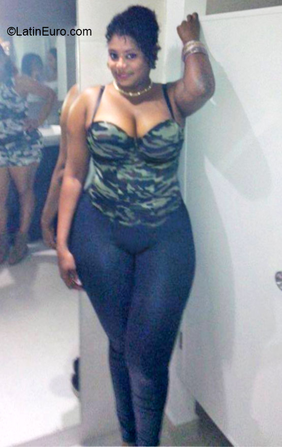 Date this delightful Dominican Republic girl Maitte Judith from Santo Domingo DO21097