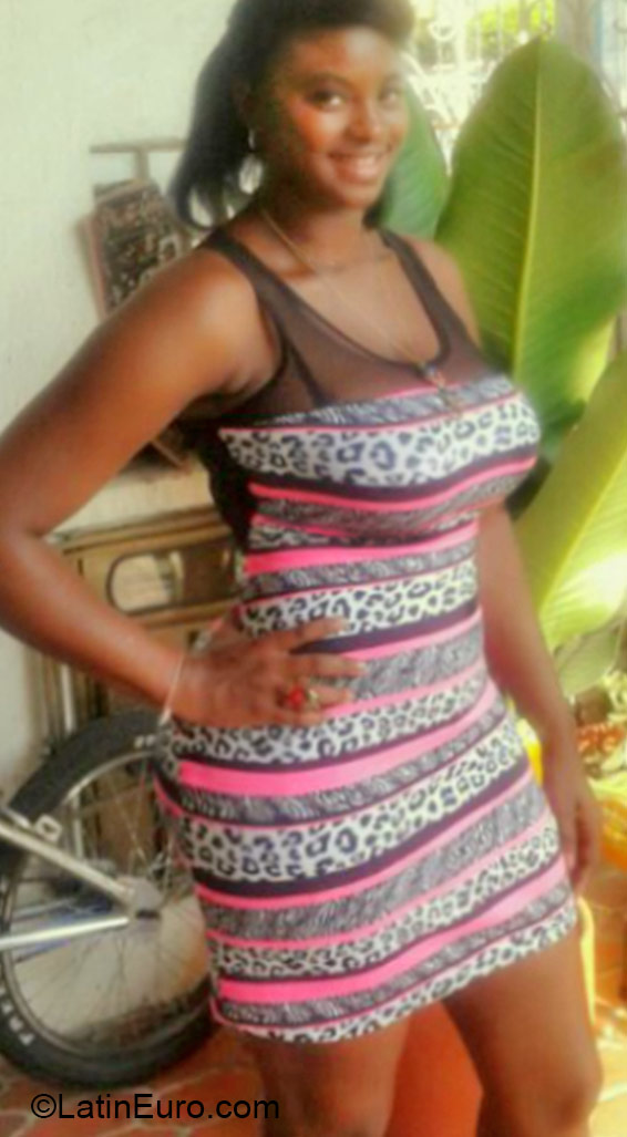 Date this tall Colombia girl Esnay from Cali CO16811