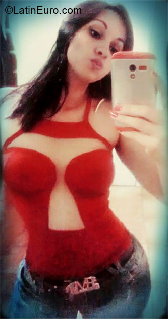 Date this voluptuous Brazil girl Gracie from Cajati BR9187