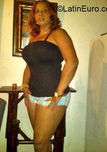 Date this delightful Dominican Republic girl Aridia from Santo Domingo DO21136