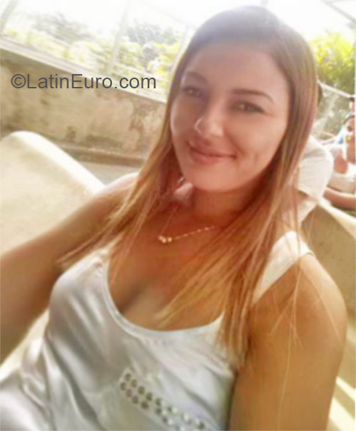 Date this athletic Brazil girl Adriana from Sao Paulo BR9193