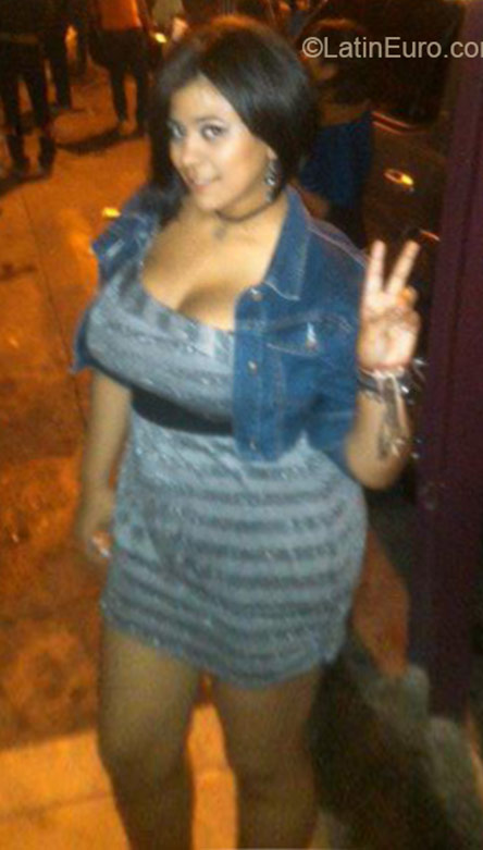 Date this georgeous Dominican Republic girl Nairo from Santo Domingo DO21182