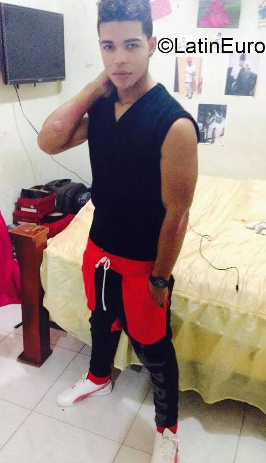 Date this foxy Dominican Republic man Yeison from Santo Domingo DO21193