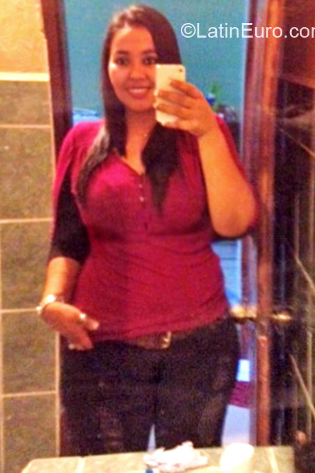 Date this foxy Honduras girl Lizbeth from San Pedro Sula HN1436