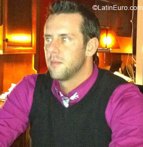 Date this young United States man Poolceo from Sarasota US15837