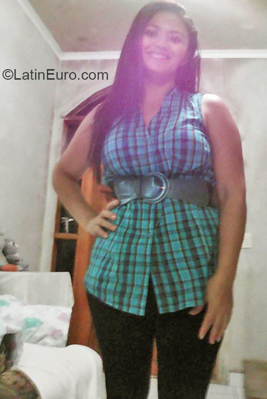Date this hard body Honduras girl Karen from Puerto Cortes HN1437