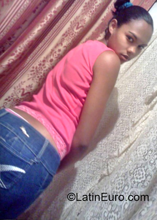 Date this young Dominican Republic girl Naslie from San francisco de macoris DO21211