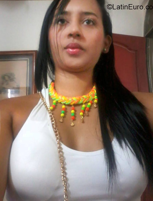 Date this attractive Colombia girl Wendy from Neiva CO16889
