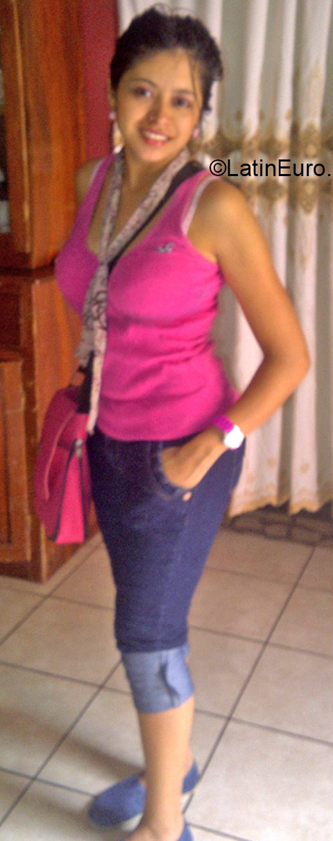 Date this gorgeous Honduras girl Mary from Villanueva HN1439