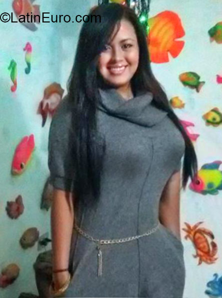 Date this charming Venezuela girl Sara from Tinaquillo VE395