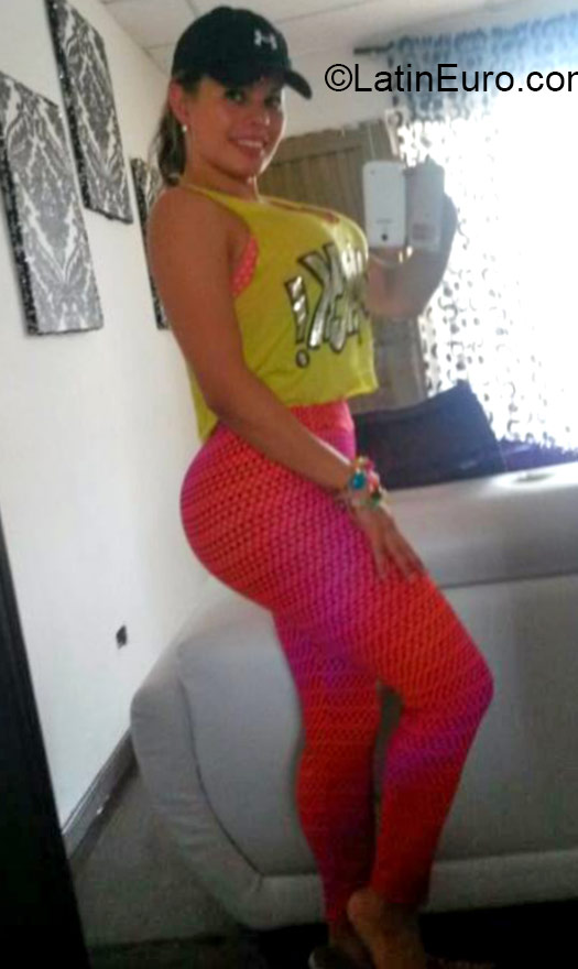 Date this beautiful Spain girl STEPHANIA from barcelona ES655