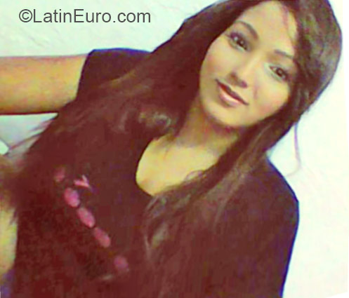 Date this young Colombia girl Monica from Bogota CO17053