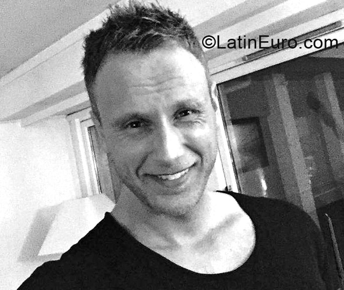 Date this happy Colombia man AndresNorway from Bogota CO16898
