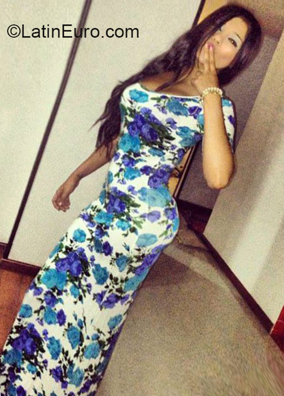 Date this happy Colombia girl Luisa from Ibague CO16909