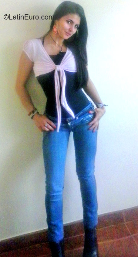 Date this young Colombia girl Saiyury from Bogota CO16916