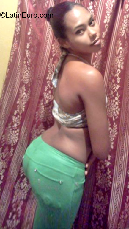 Date this sensual Dominican Republic girl Nasly from San francisco de macoris DO21293