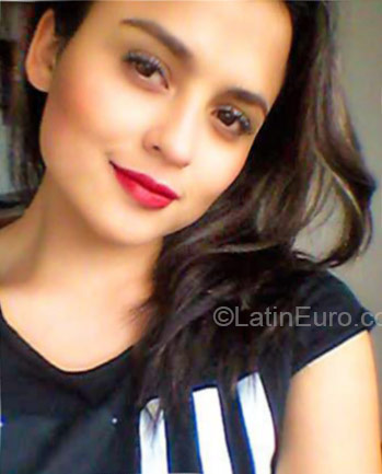 Date this voluptuous Colombia girl Monica from Bogota CO16932