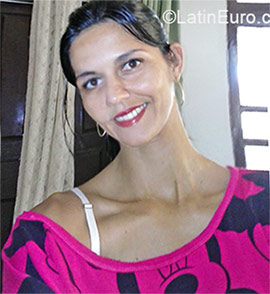 Date this voluptuous Brazil girl Weronica from Aracaju BR9215