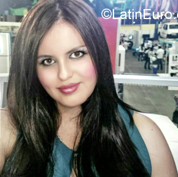 Date this beautiful Colombia girl Angelica from Bogota CO16934