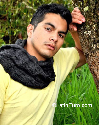 Date this foxy Colombia man Juan from Medellin CO16935