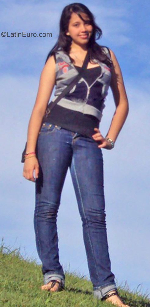 Date this fun Venezuela girl Ashly from Maracay VE401