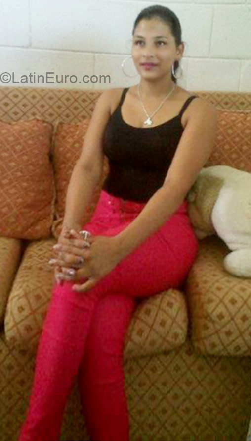 Date this young Dominican Republic girl Leidy from Monsenor Nouel DO21315