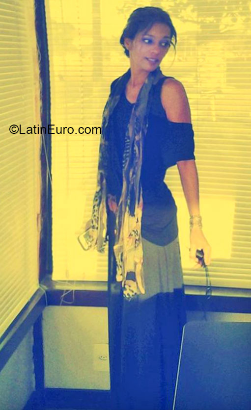 Date this georgeous Brazil girl Kelly from Rio De Janeiro BR9222