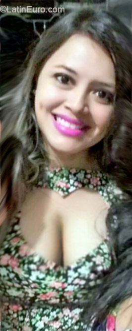 Date this charming Brazil girl Maira from Brasilia BR9231