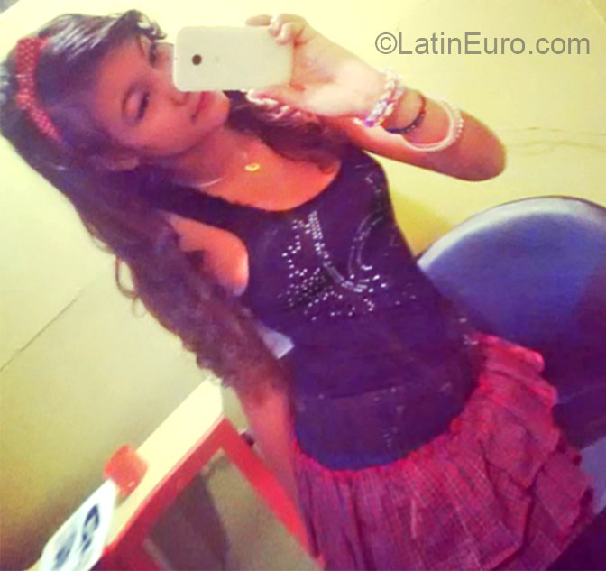 Date this hot Dominican Republic girl Ana from La Romana DO21411