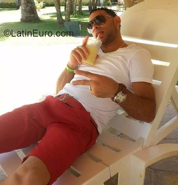 Date this fun Dominican Republic man Juan from Santiago DO21414