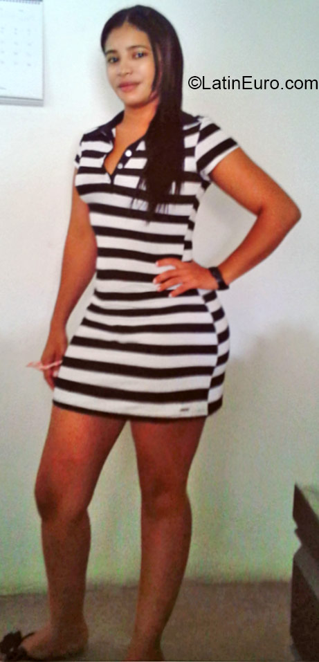 Date this sensual Colombia girl Paola from Medellin CO16996