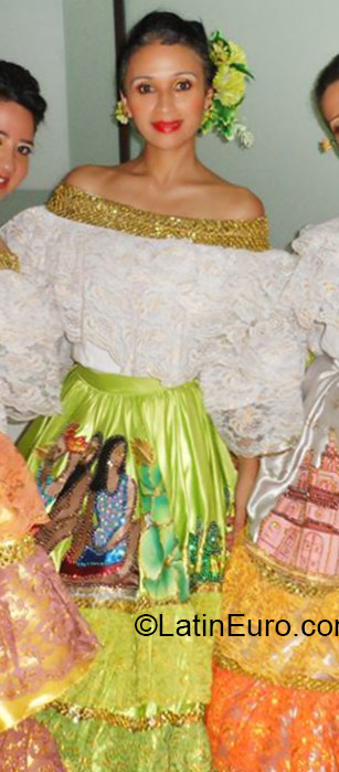 Date this pretty Colombia girl Ingrid from Bogota CO17009