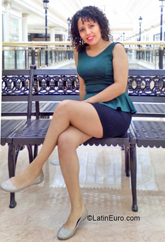 Date this hard body Spain girl Abigai from Madrid HN1460