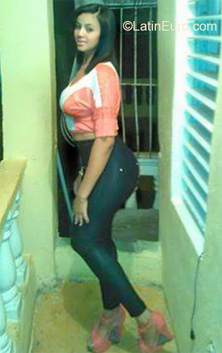 Date this sultry Dominican Republic girl Edil from Santiago DO21517