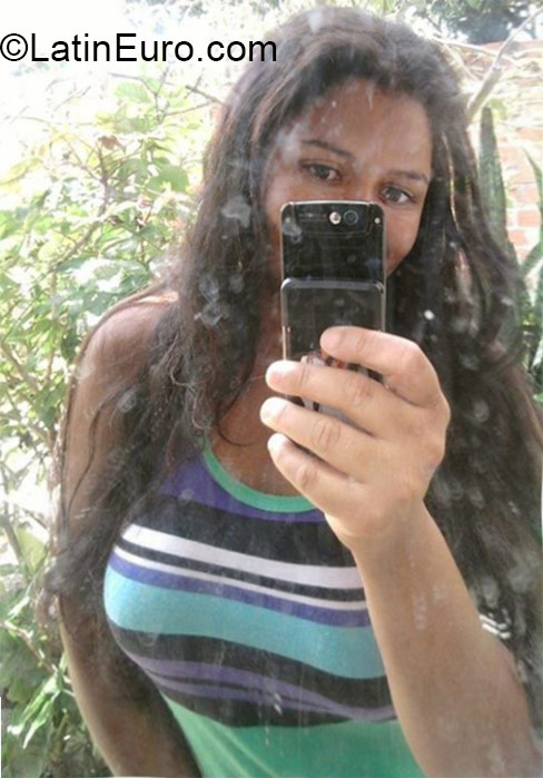 Date this cute Brazil girl Erika from Brasilia BR9248