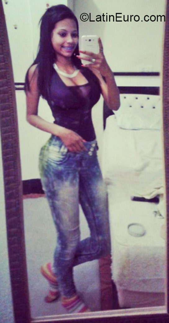 Date this sultry Brazil girl Maylia from Sao Paulo BR9249