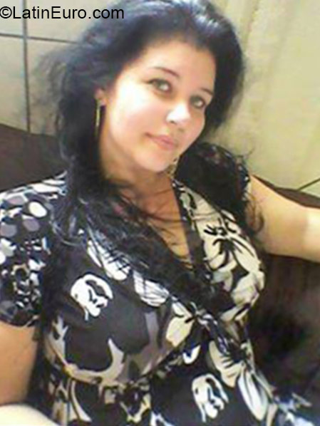Date this sultry Brazil girl Luciana from Criciuma BR9251