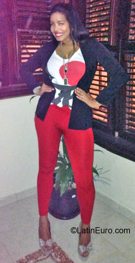 Date this athletic Dominican Republic girl Noelia from Higuey DO21599