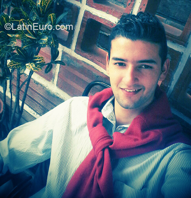 Date this gorgeous Colombia man Andres from Medellin CO17077