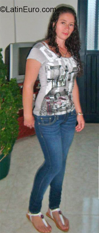 Date this happy Panama girl Liliana from Panama City PA570