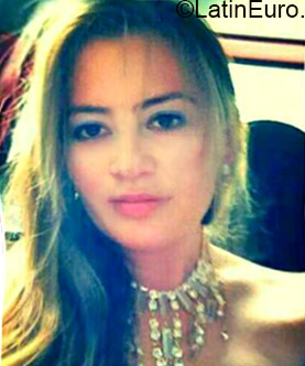 Date this happy Colombia girl Leidy from Bucaramanga CO17109