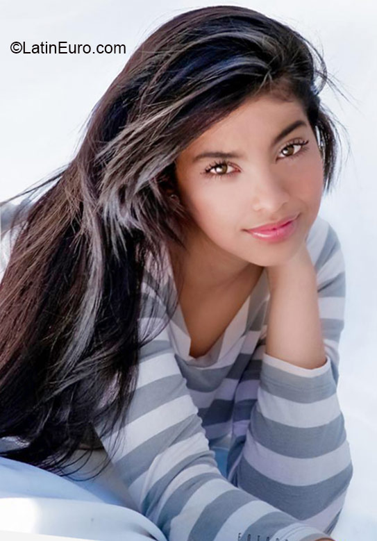 Date this funny Venezuela girl Carolina from Merida VE435