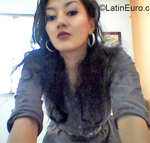 Date this good-looking Colombia girl Claudia milena from Medellin CO17180