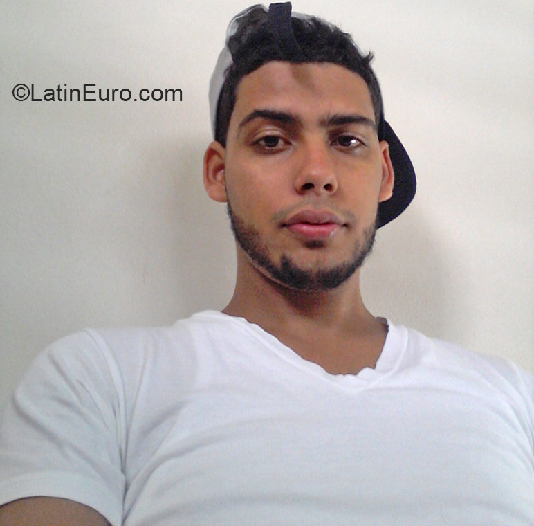 Date this passionate Dominican Republic man Rafael from Santiago DO21783